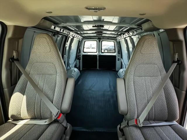 2026 Chevrolet Express Cargo Van 2500 Regular Wheelbase, WT, RWD