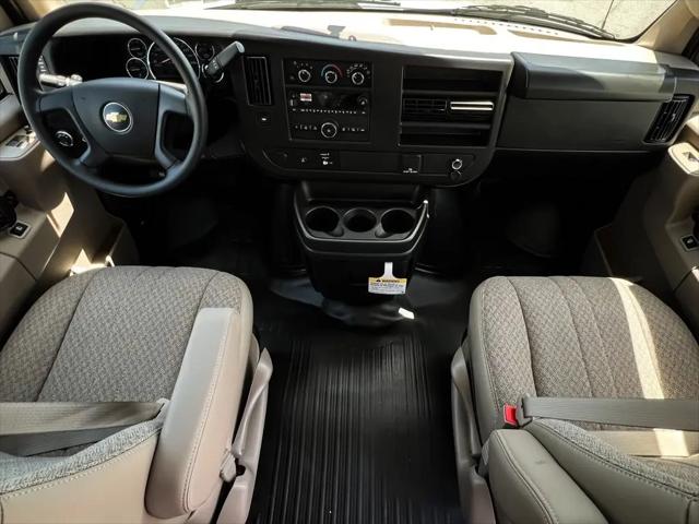 2026 Chevrolet Express Cargo Van 2500 Regular Wheelbase, WT, RWD