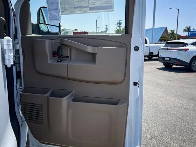 2026 Chevrolet Express Cargo Van 2500 Regular Wheelbase, WT, RWD