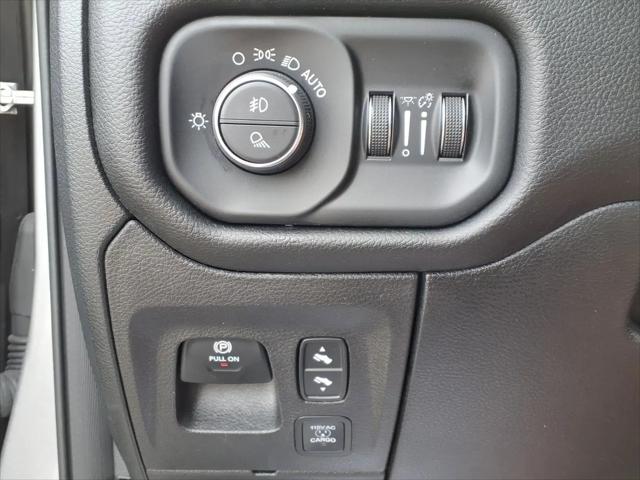 2025 Ram 1500 Big Horn Crew Cab 4x4 5'7" Box