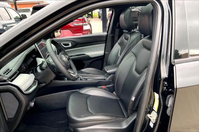 2024 Jeep Compass Latitude Lux FWD