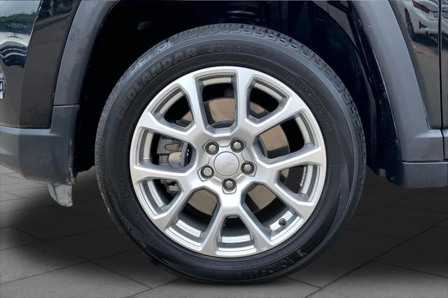 2024 Jeep Compass Latitude Lux FWD