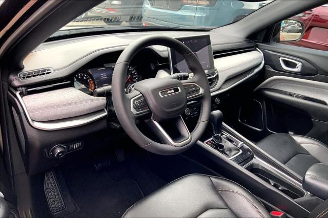 2024 Jeep Compass Latitude Lux FWD