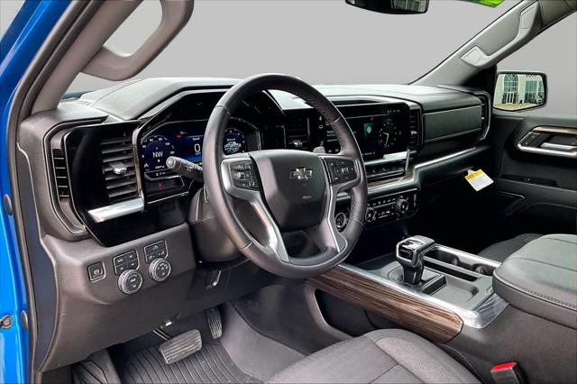 2023 Chevrolet Silverado 1500 4WD Crew Cab Short Bed RST