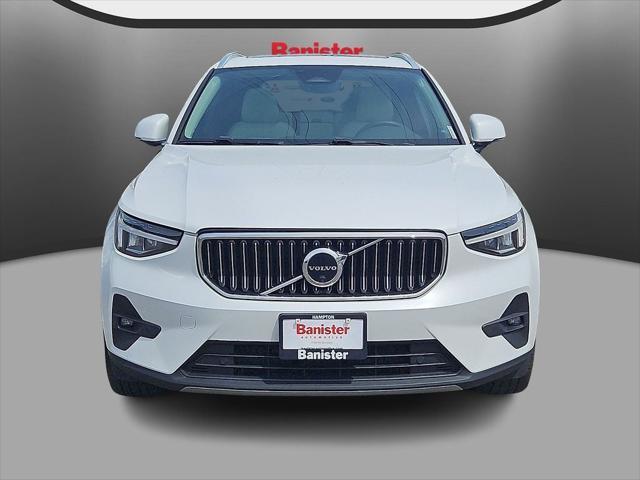 2023 Volvo XC40 B5 Plus Bright Theme
