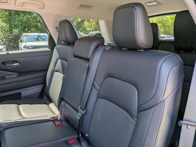 2023 Nissan Pathfinder SL 4WD