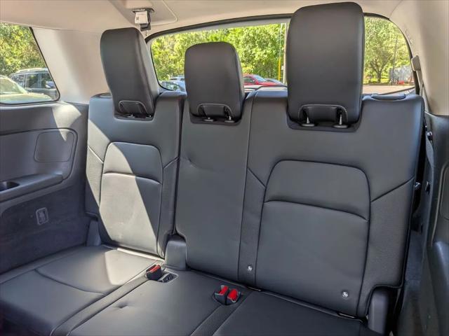 2023 Nissan Pathfinder SL 4WD