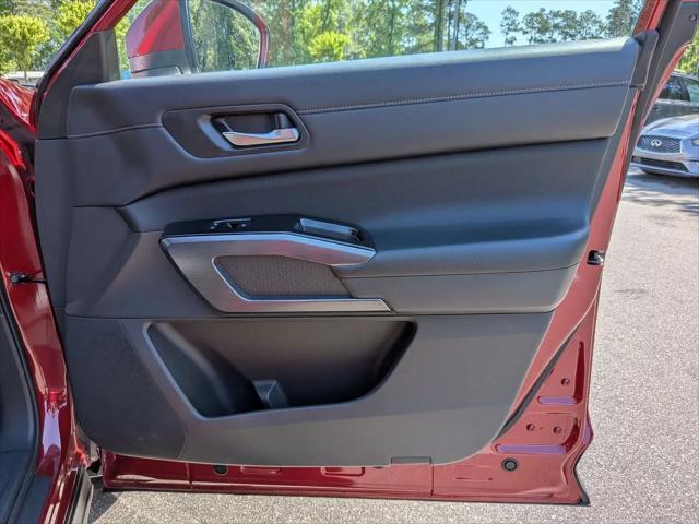 2023 Nissan Pathfinder SL 4WD