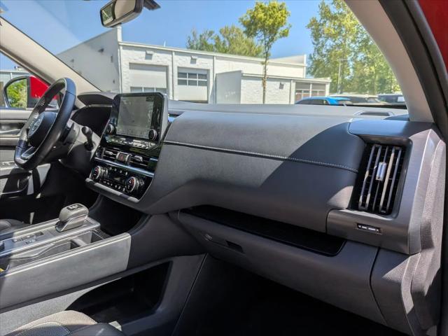 2023 Nissan Pathfinder SL 4WD