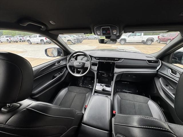 2025 Jeep Grand Cherokee Altitude 4x4