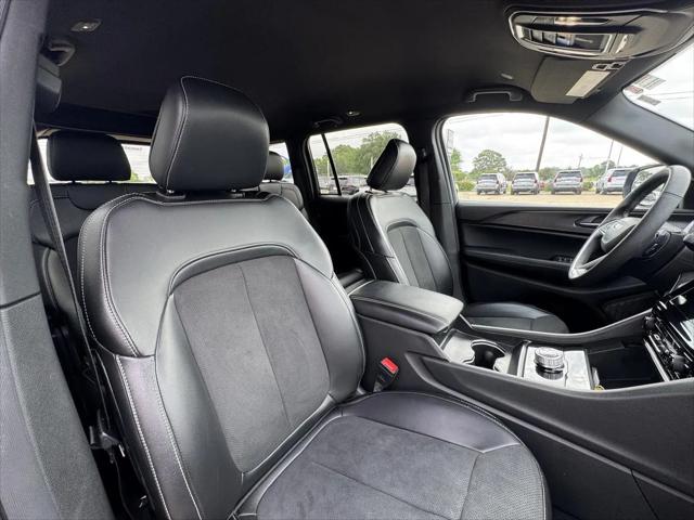 2025 Jeep Grand Cherokee Altitude 4x4