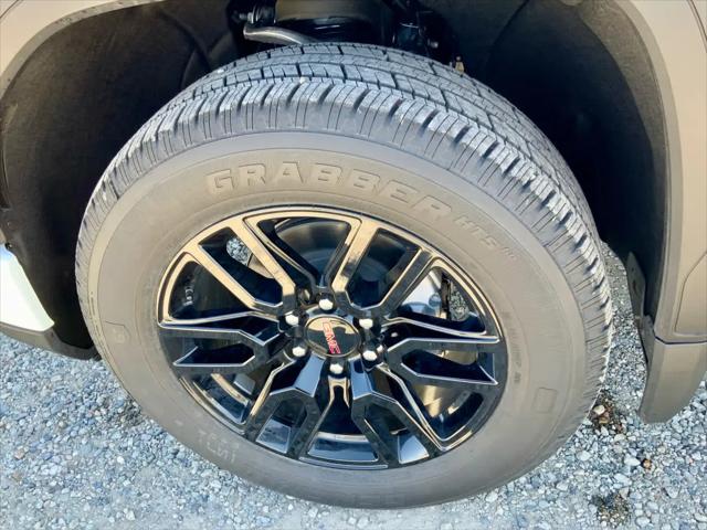 2025 GMC Sierra 1500 4WD Crew Cab Short Box Elevation with 3VL