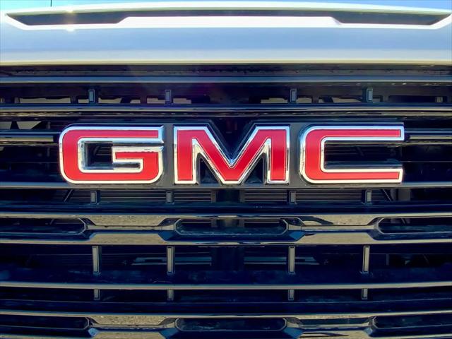 2025 GMC Sierra 1500 4WD Crew Cab Short Box Elevation with 3VL