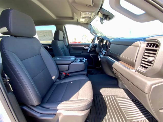 2025 GMC Sierra 1500 4WD Crew Cab Short Box Elevation with 3VL