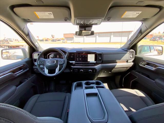 2025 GMC Sierra 1500 4WD Crew Cab Short Box Elevation with 3VL
