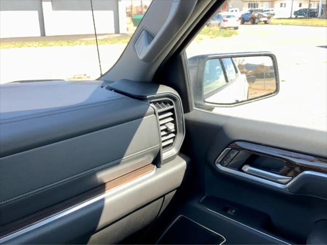 2025 GMC Sierra 1500 4WD Crew Cab Short Box Elevation with 3VL