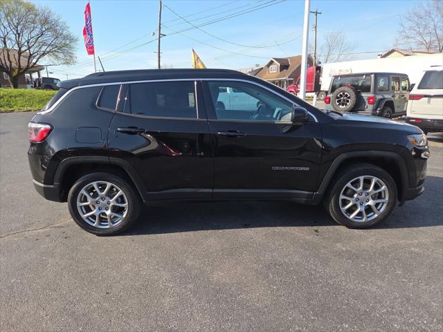 2022 Jeep Compass Latitude Lux 4x4 2022 Jeep Compass Latitude Lux 4x4