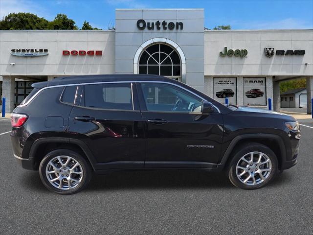 2022 Jeep Compass Latitude Lux 4x4 2022 Jeep Compass Latitude Lux 4x4