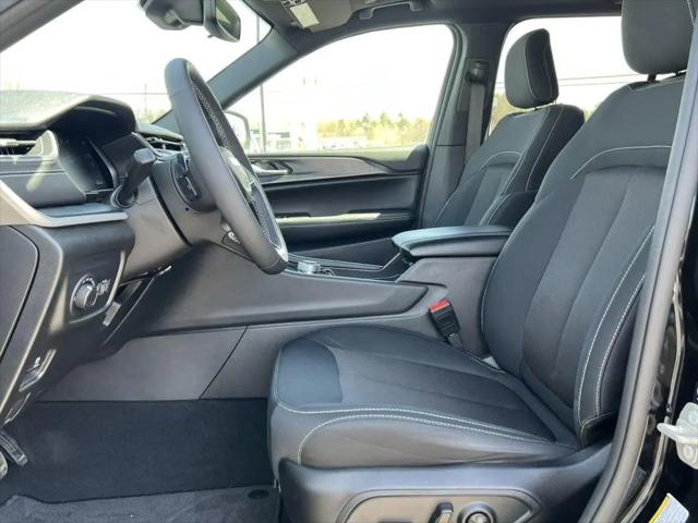 2024 Jeep Grand Cherokee Laredo X 4x4