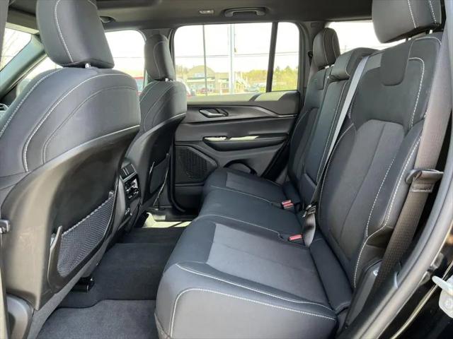 2024 Jeep Grand Cherokee Laredo X 4x4