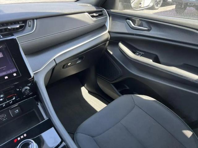 2024 Jeep Grand Cherokee Laredo X 4x4