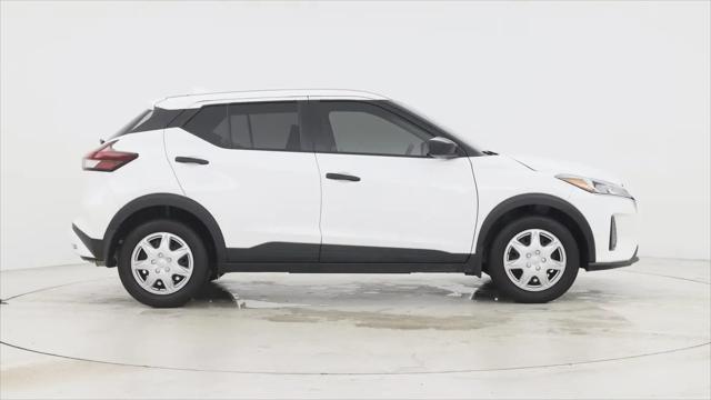 2024 Nissan Kicks S Xtronic CVT