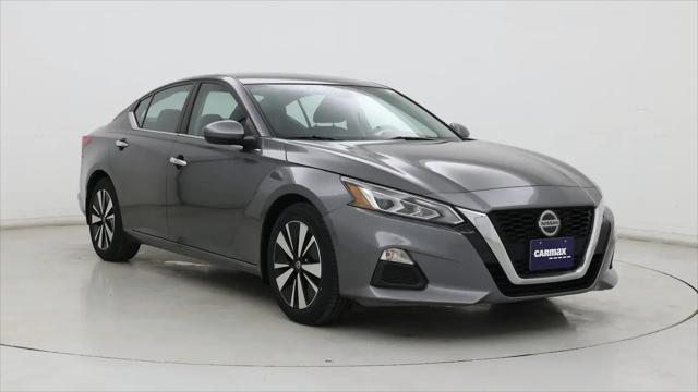 2021 Nissan Altima SV FWD for sale in Madison, WI