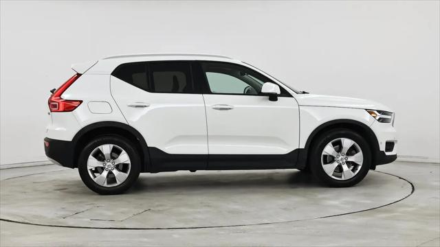 2019 Volvo XC40 T5 Momentum