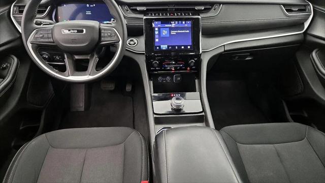 2024 Jeep Grand Cherokee Laredo 4x2