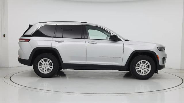 2024 Jeep Grand Cherokee Laredo 4x2