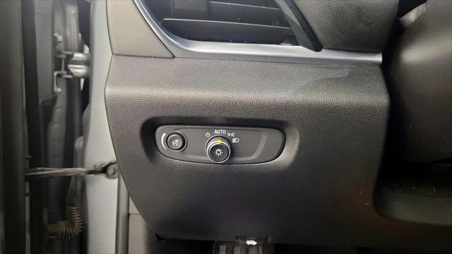 2023 Chevrolet Traverse AWD LT Leather
