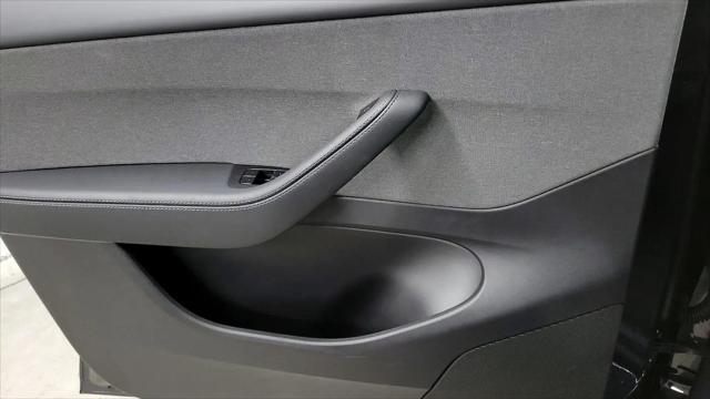 2026 Tesla Model Y Premium Rear-Wheel Drive