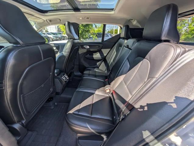 2023 Volvo XC40 B5 Ultimate Bright Theme