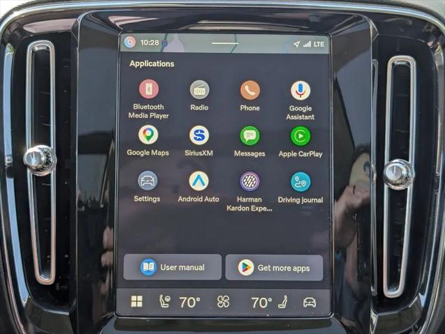 2023 Volvo XC40 B5 Ultimate Bright Theme