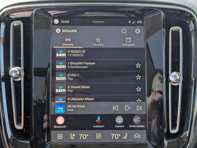 2023 Volvo XC40 B5 Ultimate Bright Theme