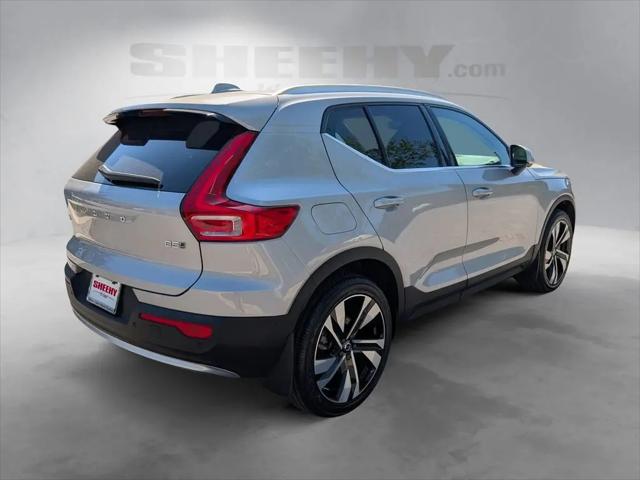 2023 Volvo XC40 B5 Ultimate Bright Theme