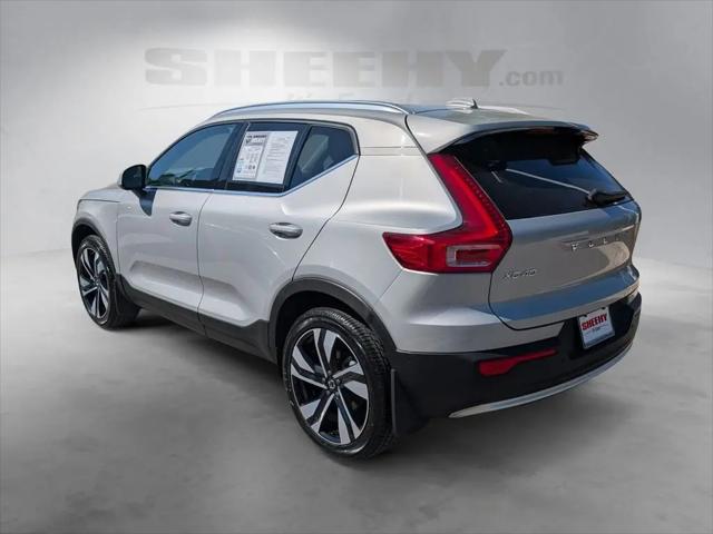 2023 Volvo XC40 B5 Ultimate Bright Theme