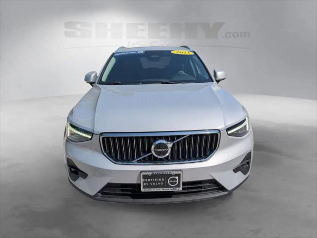 2023 Volvo XC40 B5 Ultimate Bright Theme