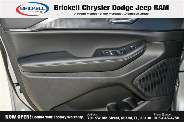 2026 Jeep Grand Cherokee Laredo 4x2