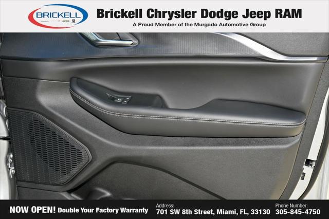 2026 Jeep Grand Cherokee Laredo 4x2