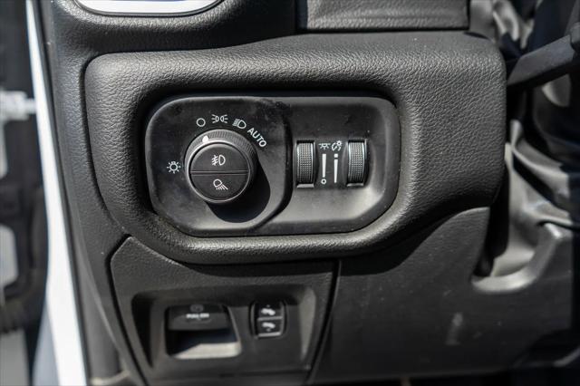 2025 Ram 1500 Big Horn Crew Cab 4x4 5'7" Box