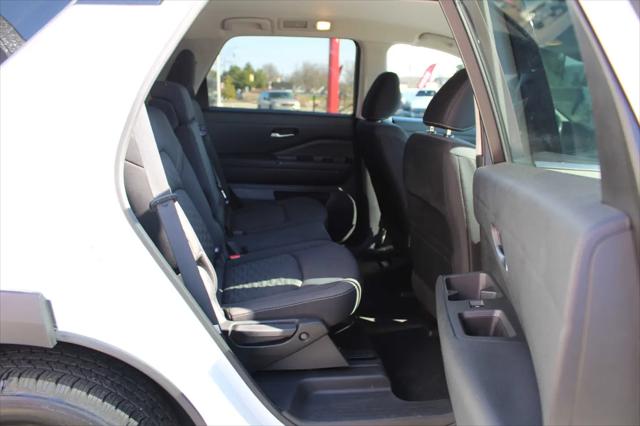 2022 Nissan Pathfinder SV 2WD