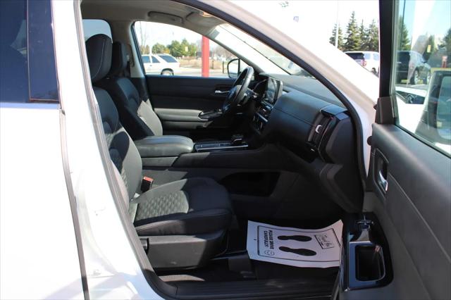 2022 Nissan Pathfinder SV 2WD