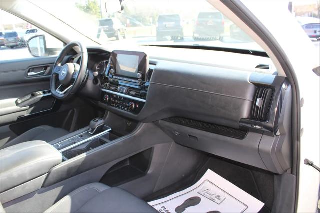 2022 Nissan Pathfinder SV 2WD