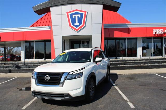 2022 Nissan Pathfinder SV 2WD for sale in Taylor, MI