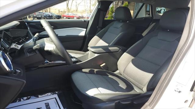 2025 Chevrolet Trax FWD LT