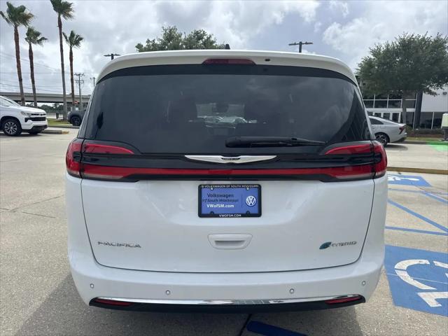 2024 Chrysler Pacifica Hybrid Select