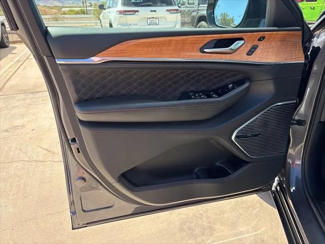 2023 Jeep Grand Cherokee L Summit Reserve 4x4