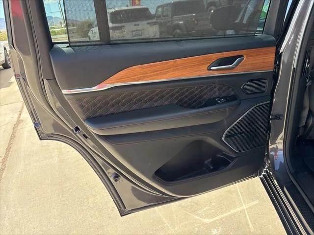 2023 Jeep Grand Cherokee L Summit Reserve 4x4