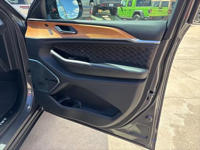 2023 Jeep Grand Cherokee L Summit Reserve 4x4